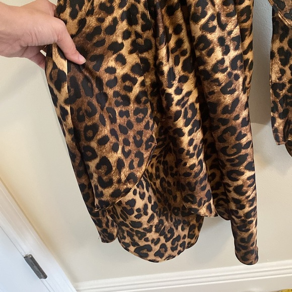 Mable NWT Vivian Leopard Midi Dress size Small - Picture 10 of 10